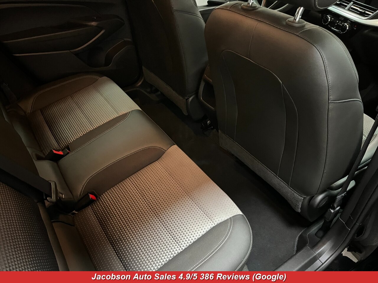 2025 Chevrolet Trax LT - Photo 39 - Oshkosh, WI 54901