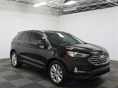 2022 Ford Edge Titanium AWD   - Photo 3 - Oshkosh, WI 54901