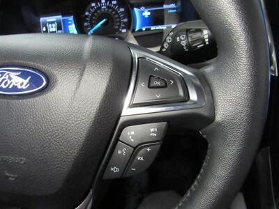 2022 Ford Edge Titanium AWD   - Photo 13 - Oshkosh, WI 54901