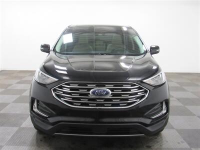 2022 Ford Edge Titanium AWD   - Photo 2 - Oshkosh, WI 54901