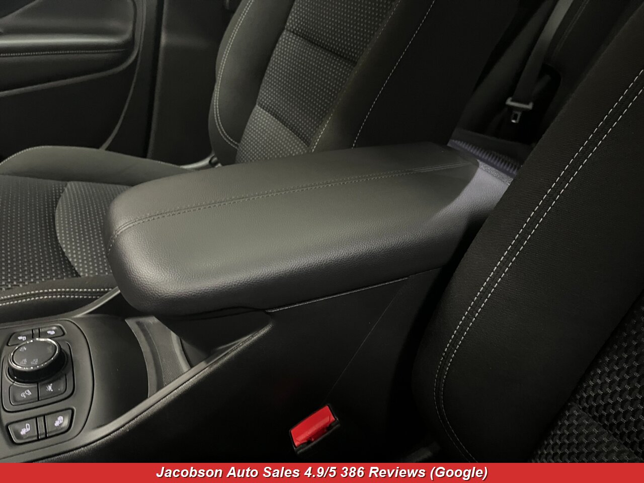 2023 GMC Terrain SLE AWD - Photo 29 - Oshkosh, WI 54901