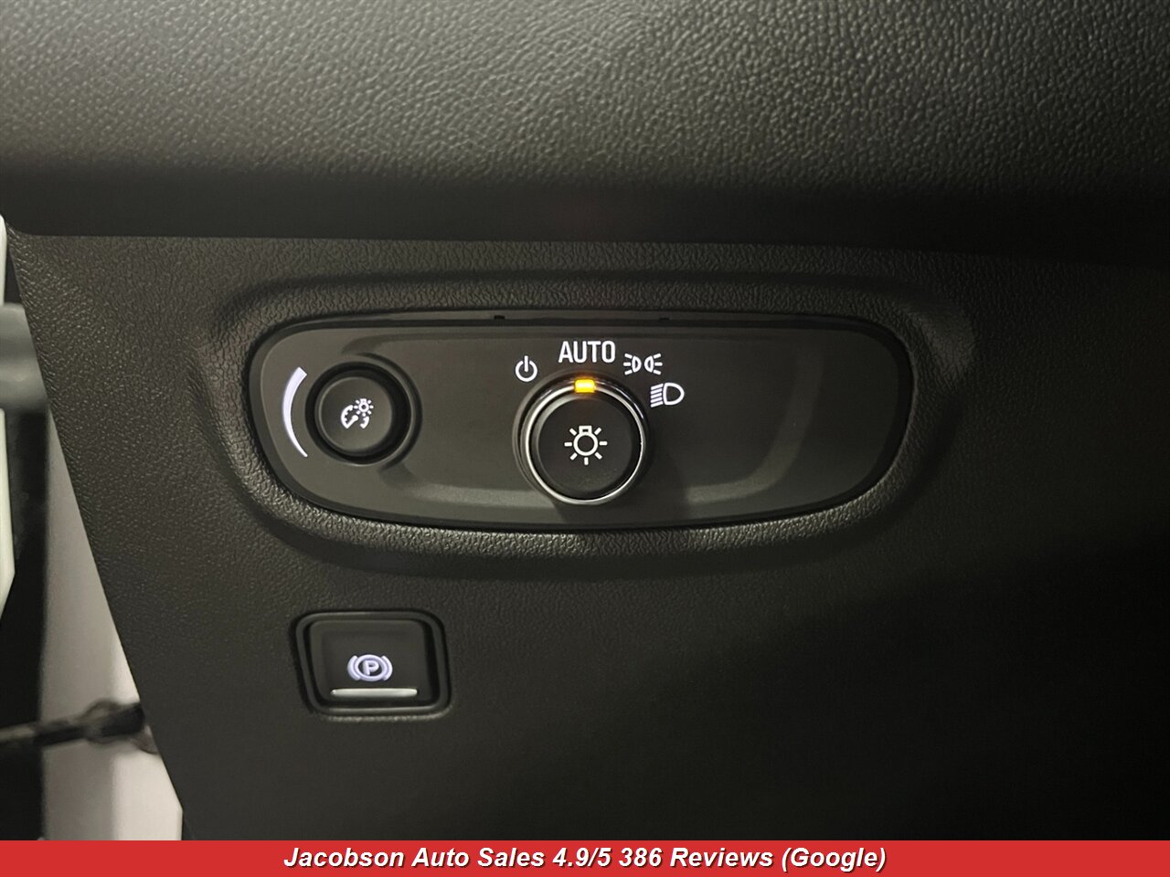 2023 GMC Terrain SLE AWD - Photo 6 - Oshkosh, WI 54901