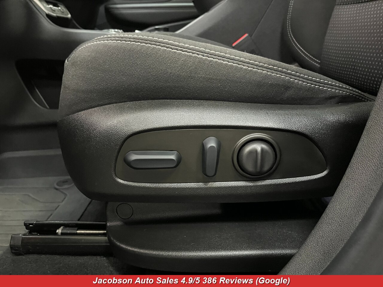 2023 GMC Terrain SLE AWD - Photo 38 - Oshkosh, WI 54901