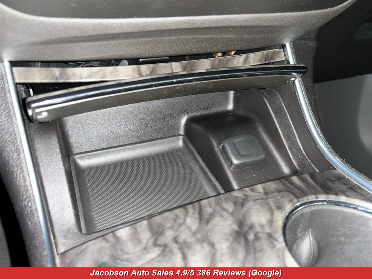 2014 Chevrolet Impala LT - Photo 16 - Oshkosh, WI 54901