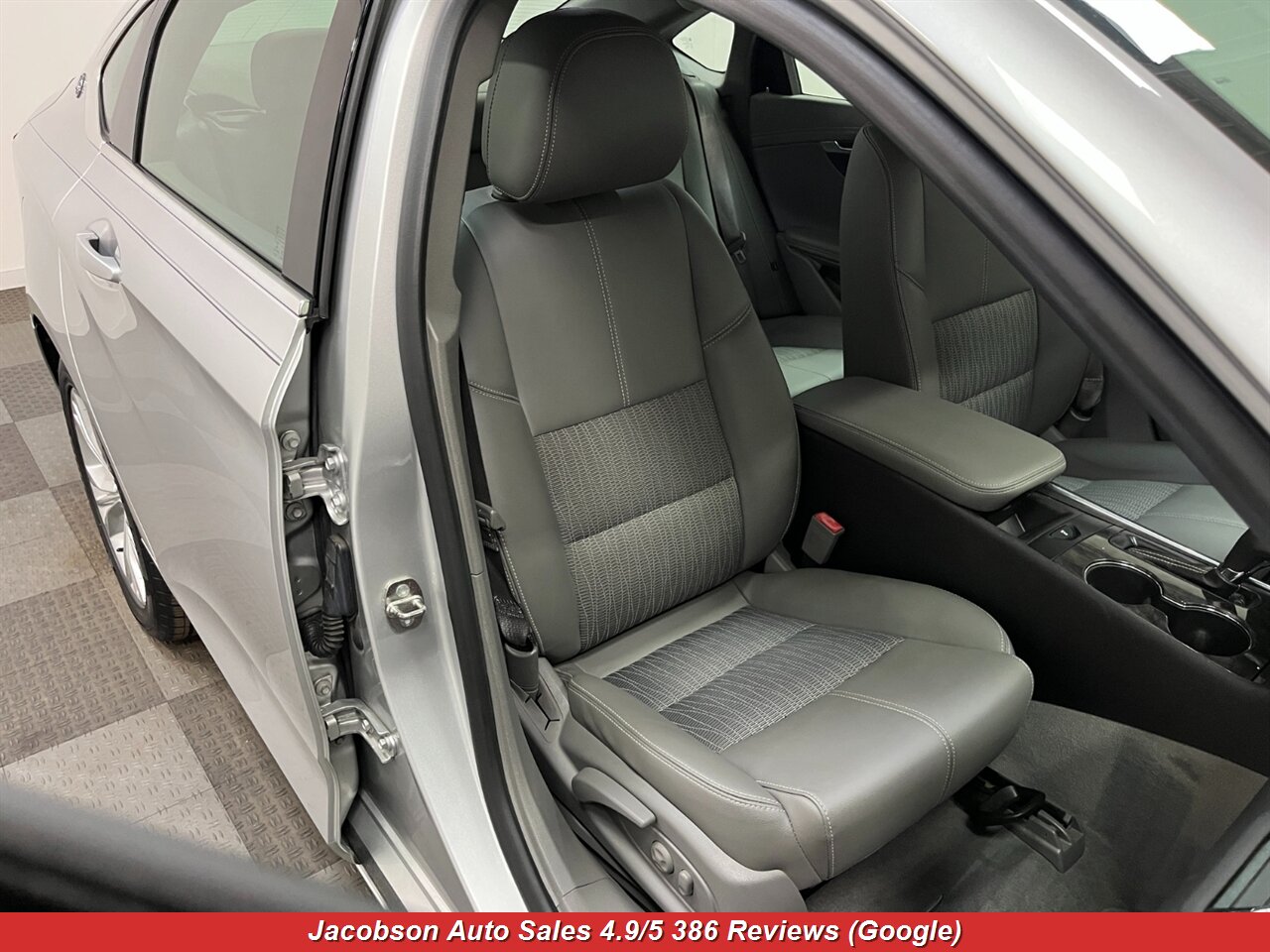 2014 Chevrolet Impala LT - Photo 48 - Oshkosh, WI 54901