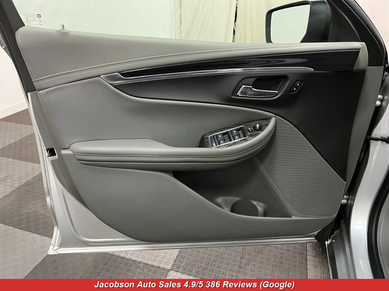 2014 Chevrolet Impala LT - Photo 24 - Oshkosh, WI 54901