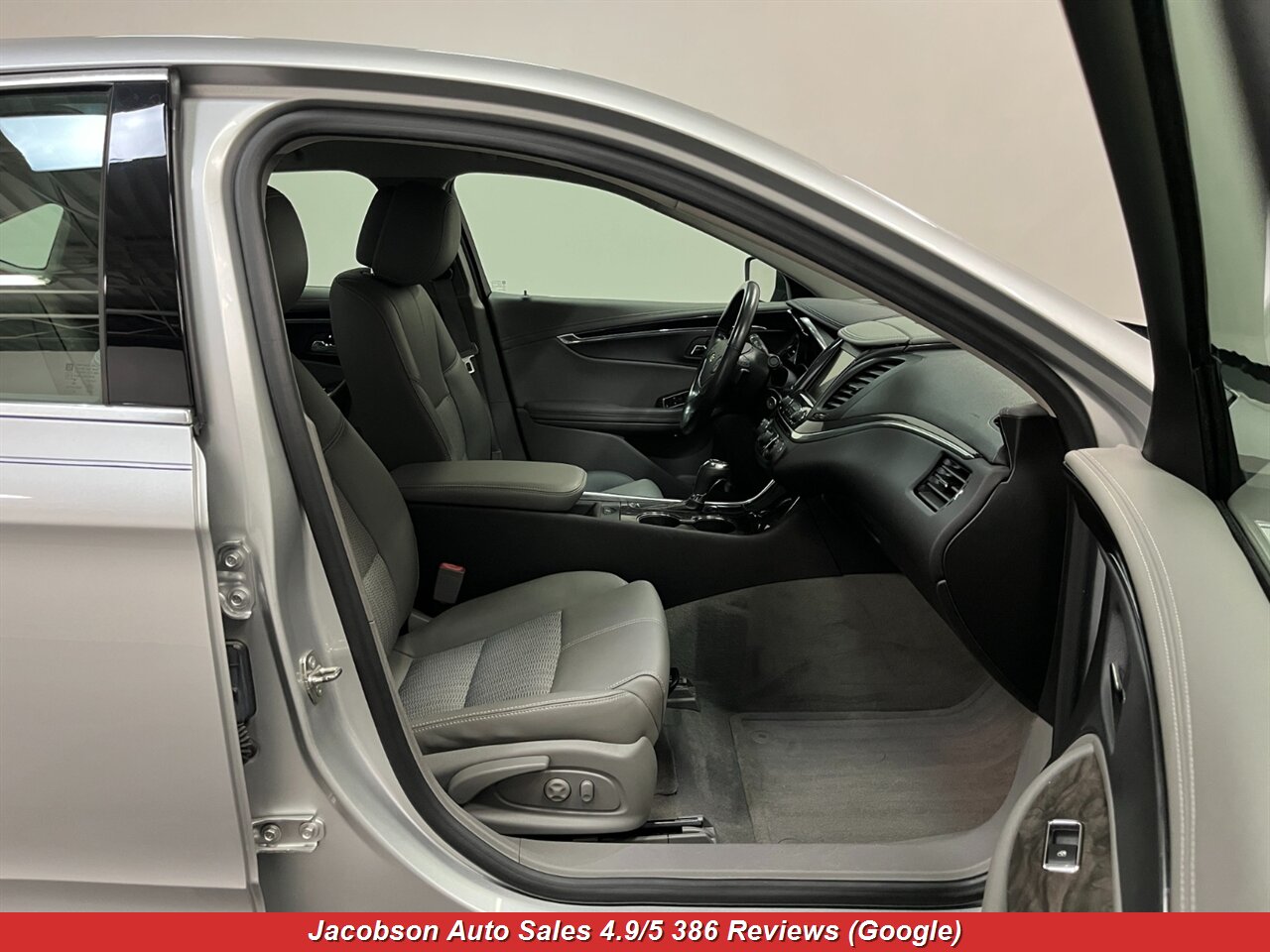 2014 Chevrolet Impala LT - Photo 47 - Oshkosh, WI 54901
