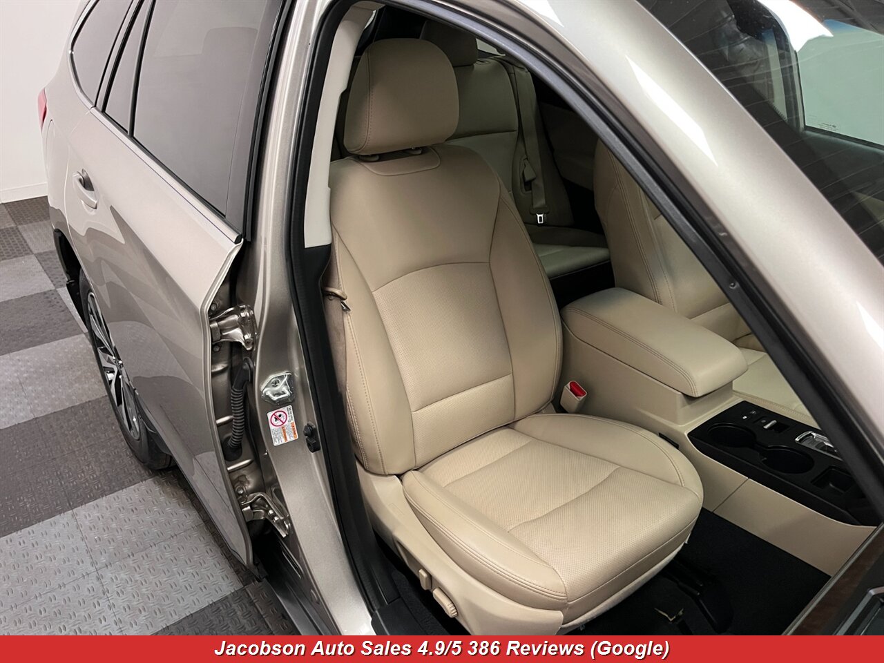 2015 Subaru Outback 2.5i Limited AWD - Photo 56 - Oshkosh, WI 54901