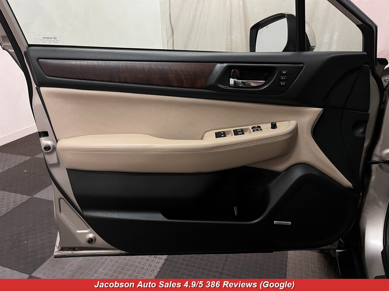 2015 Subaru Outback 2.5i Limited AWD - Photo 31 - Oshkosh, WI 54901