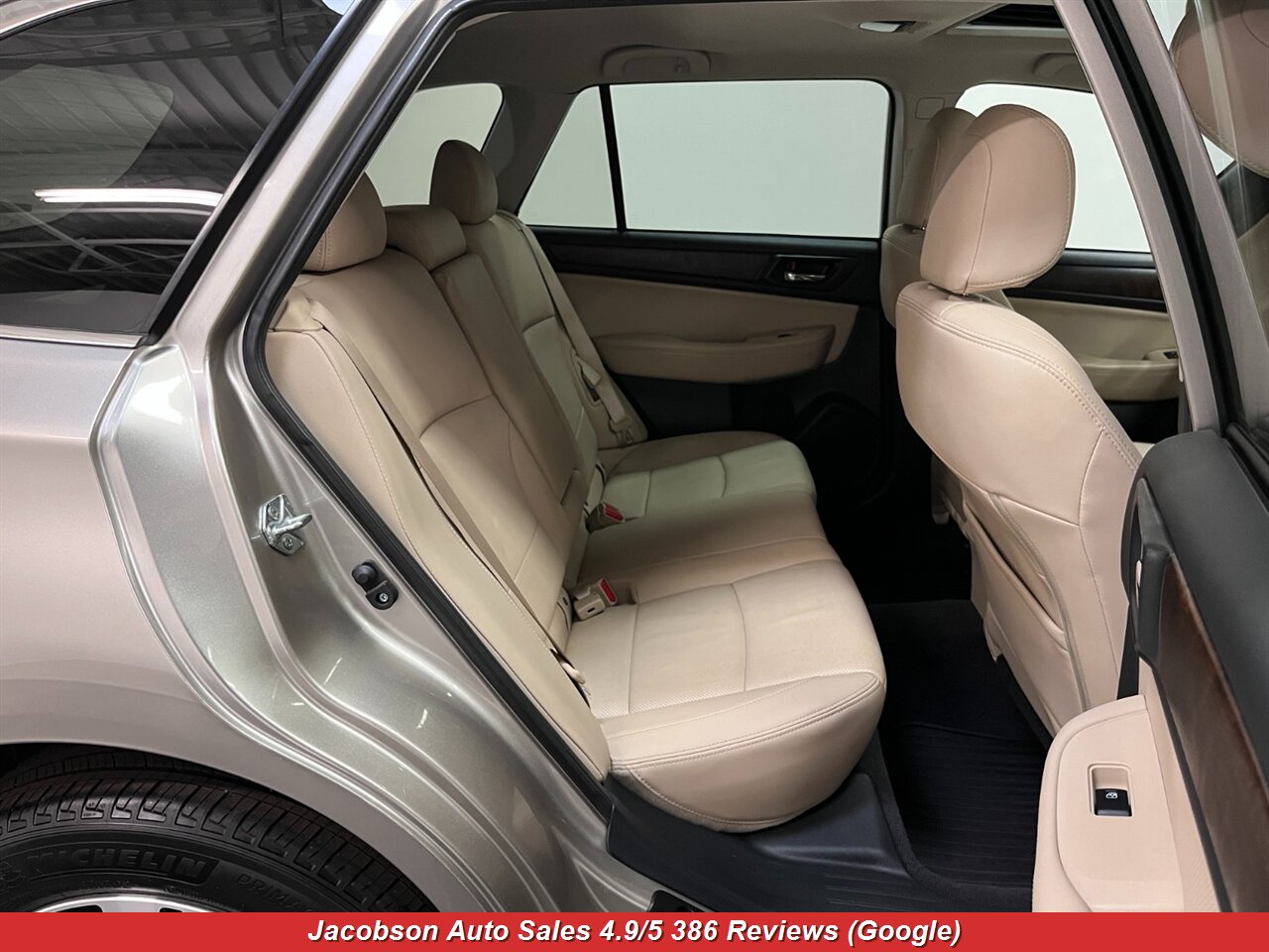 2015 Subaru Outback 2.5i Limited AWD - Photo 49 - Oshkosh, WI 54901