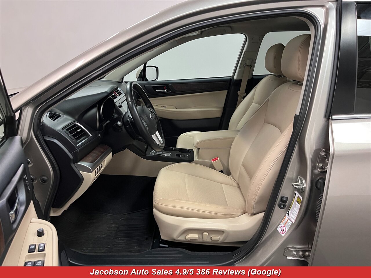 2015 Subaru Outback 2.5i Limited AWD - Photo 34 - Oshkosh, WI 54901