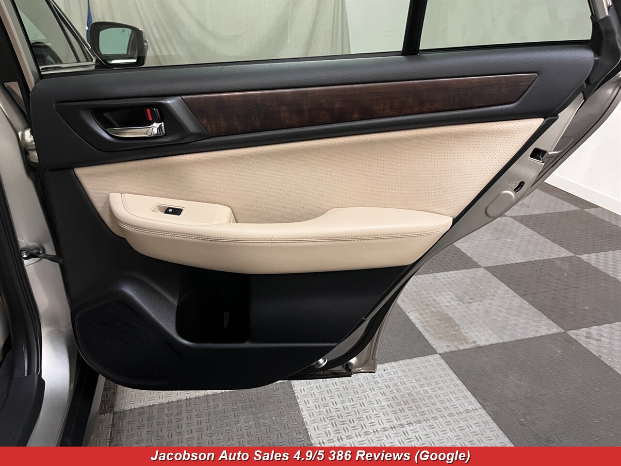 2015 Subaru Outback 2.5i Limited AWD - Photo 48 - Oshkosh, WI 54901