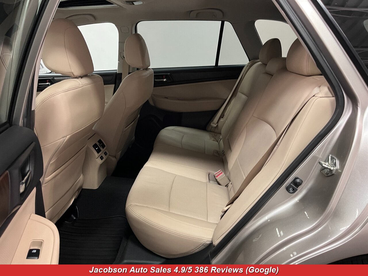 2015 Subaru Outback 2.5i Limited AWD - Photo 38 - Oshkosh, WI 54901