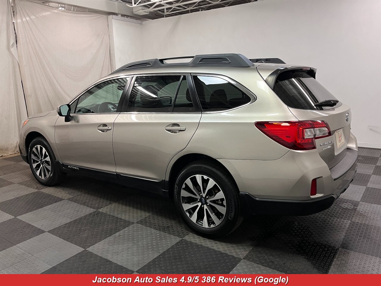 2015 Subaru Outback 2.5i Limited AWD - Photo 41 - Oshkosh, WI 54901