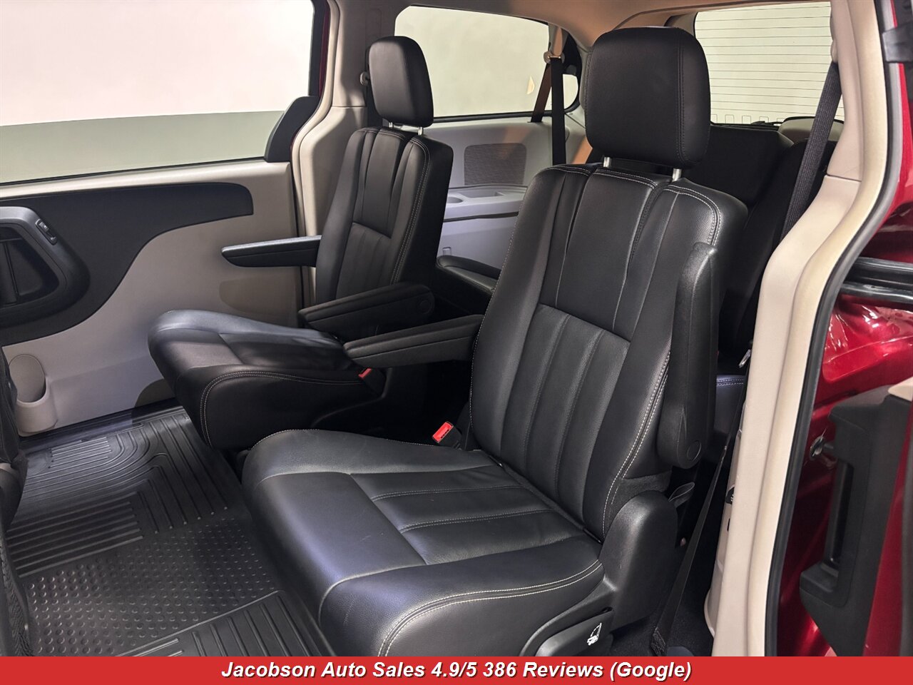 2013 Chrysler Town & Country Touring - Photo 26 - Oshkosh, WI 54901