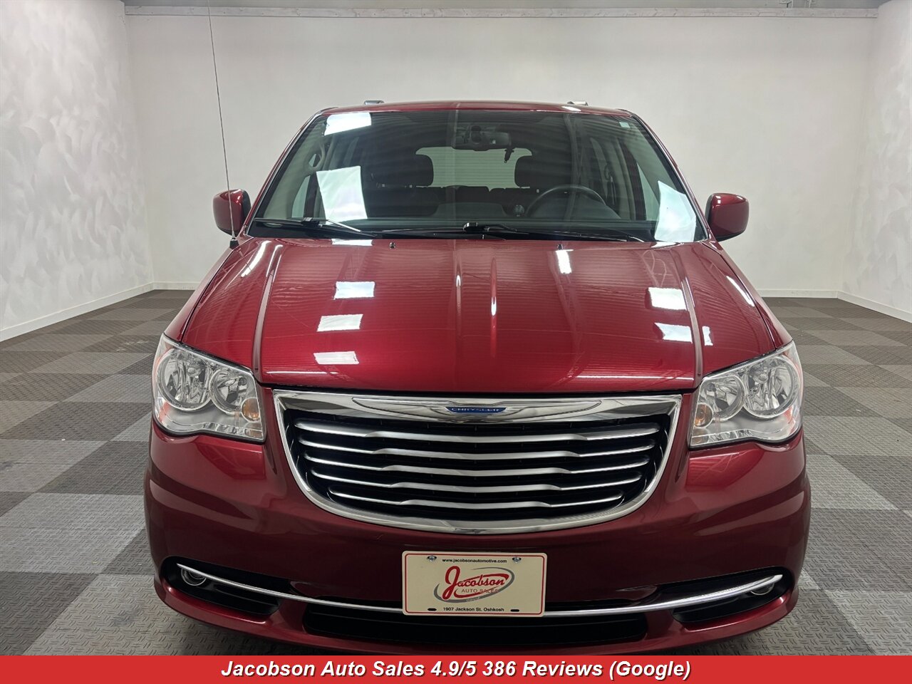 2013 Chrysler Town & Country Touring - Photo 2 - Oshkosh, WI 54901