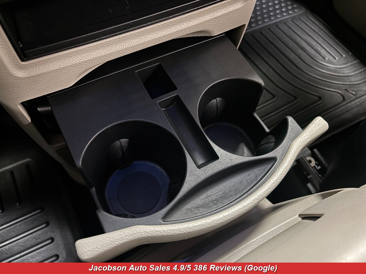 2013 Chrysler Town & Country Touring - Photo 16 - Oshkosh, WI 54901