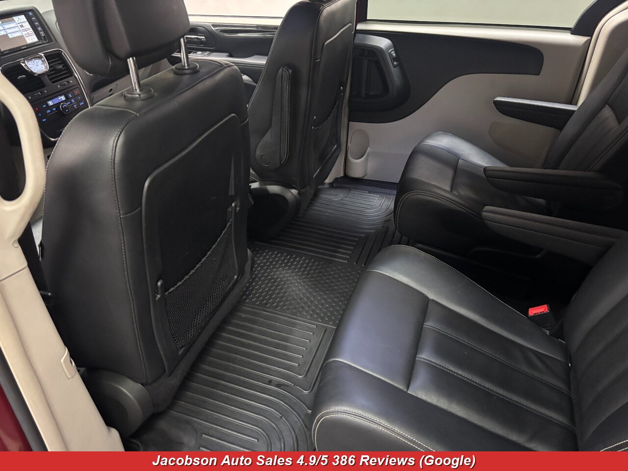 2013 Chrysler Town & Country Touring - Photo 28 - Oshkosh, WI 54901