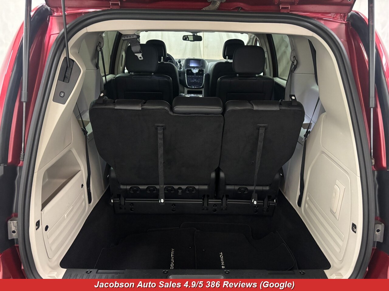 2013 Chrysler Town & Country Touring - Photo 43 - Oshkosh, WI 54901