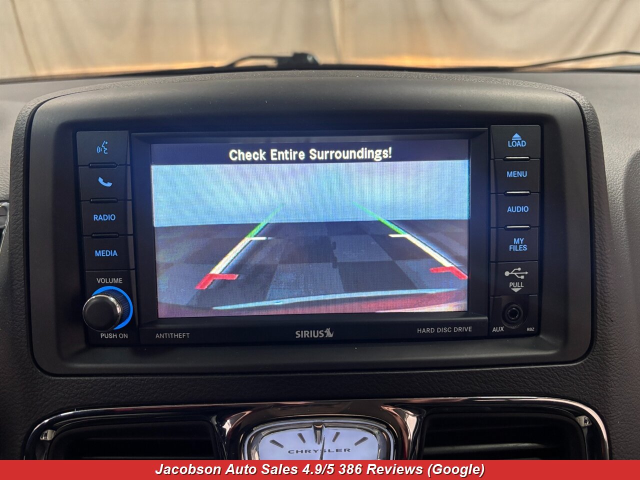 2013 Chrysler Town & Country Touring - Photo 13 - Oshkosh, WI 54901