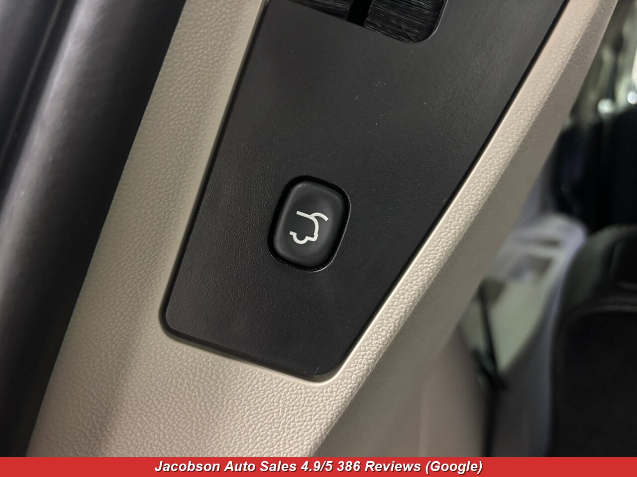 2013 Chrysler Town & Country Touring - Photo 45 - Oshkosh, WI 54901