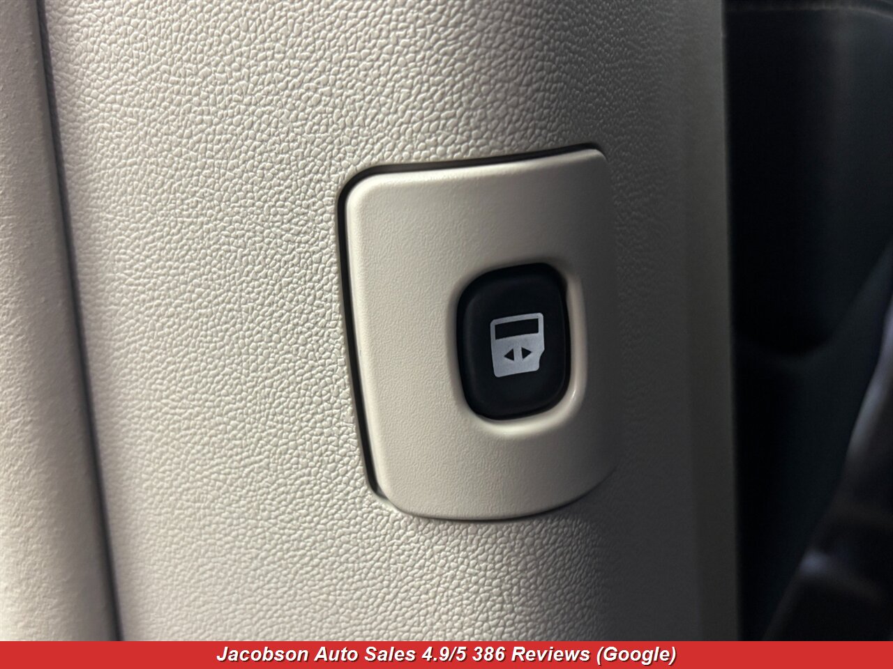 2013 Chrysler Town & Country Touring - Photo 32 - Oshkosh, WI 54901