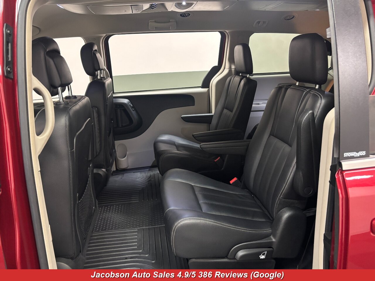 2013 Chrysler Town & Country Touring - Photo 27 - Oshkosh, WI 54901