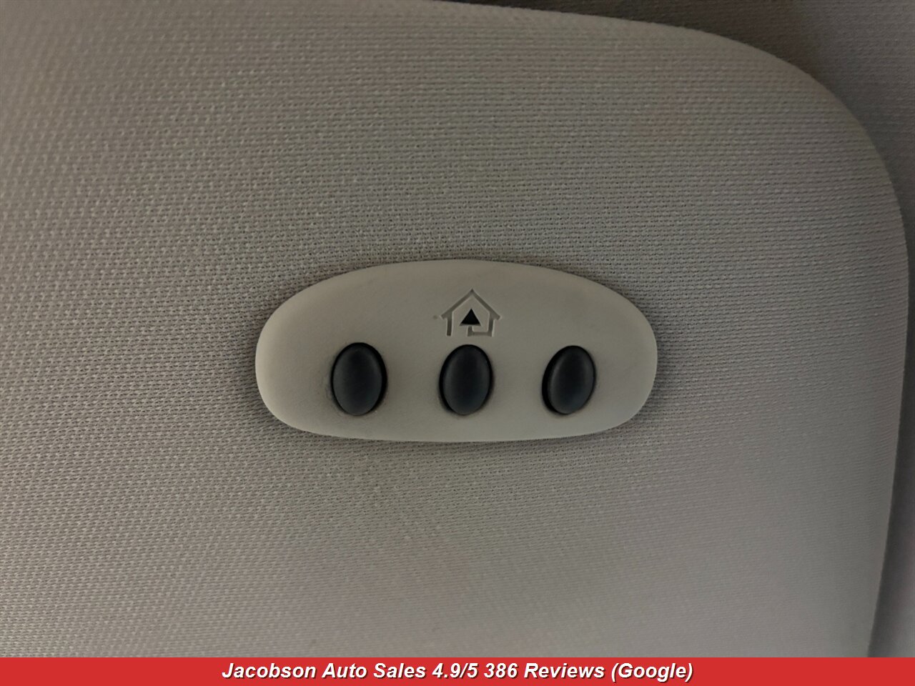 2013 Chrysler Town & Country Touring - Photo 19 - Oshkosh, WI 54901