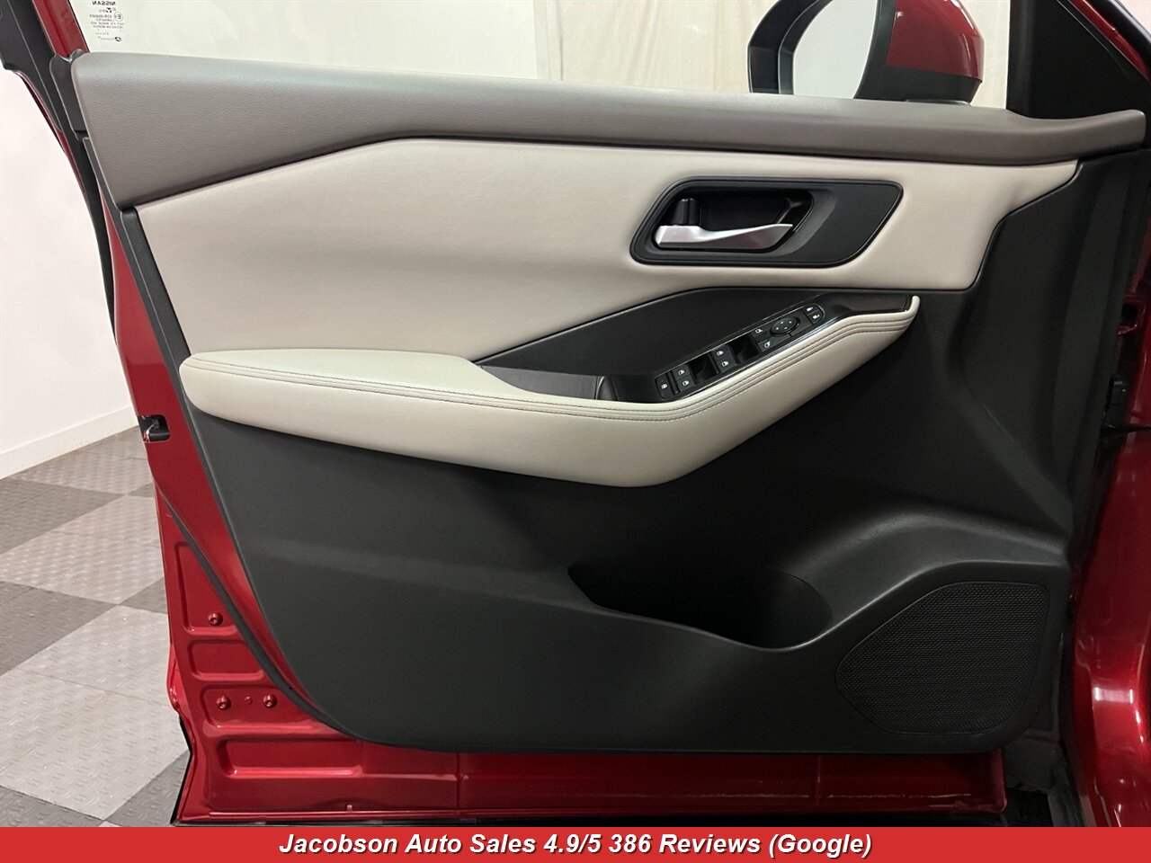 2025 Nissan Rogue SV AWD - Photo 27 - Oshkosh, WI 54901