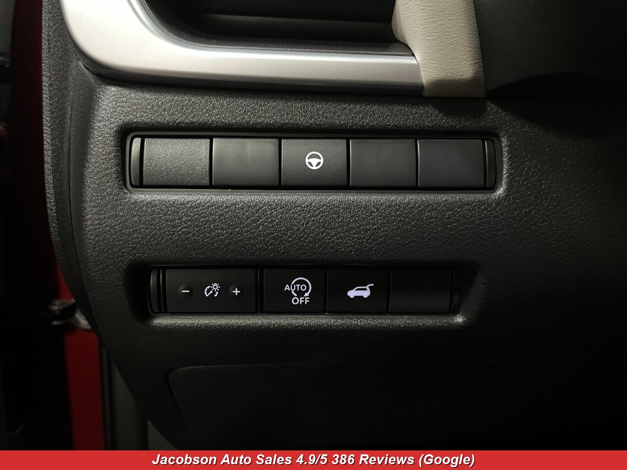 2025 Nissan Rogue SV AWD - Photo 6 - Oshkosh, WI 54901