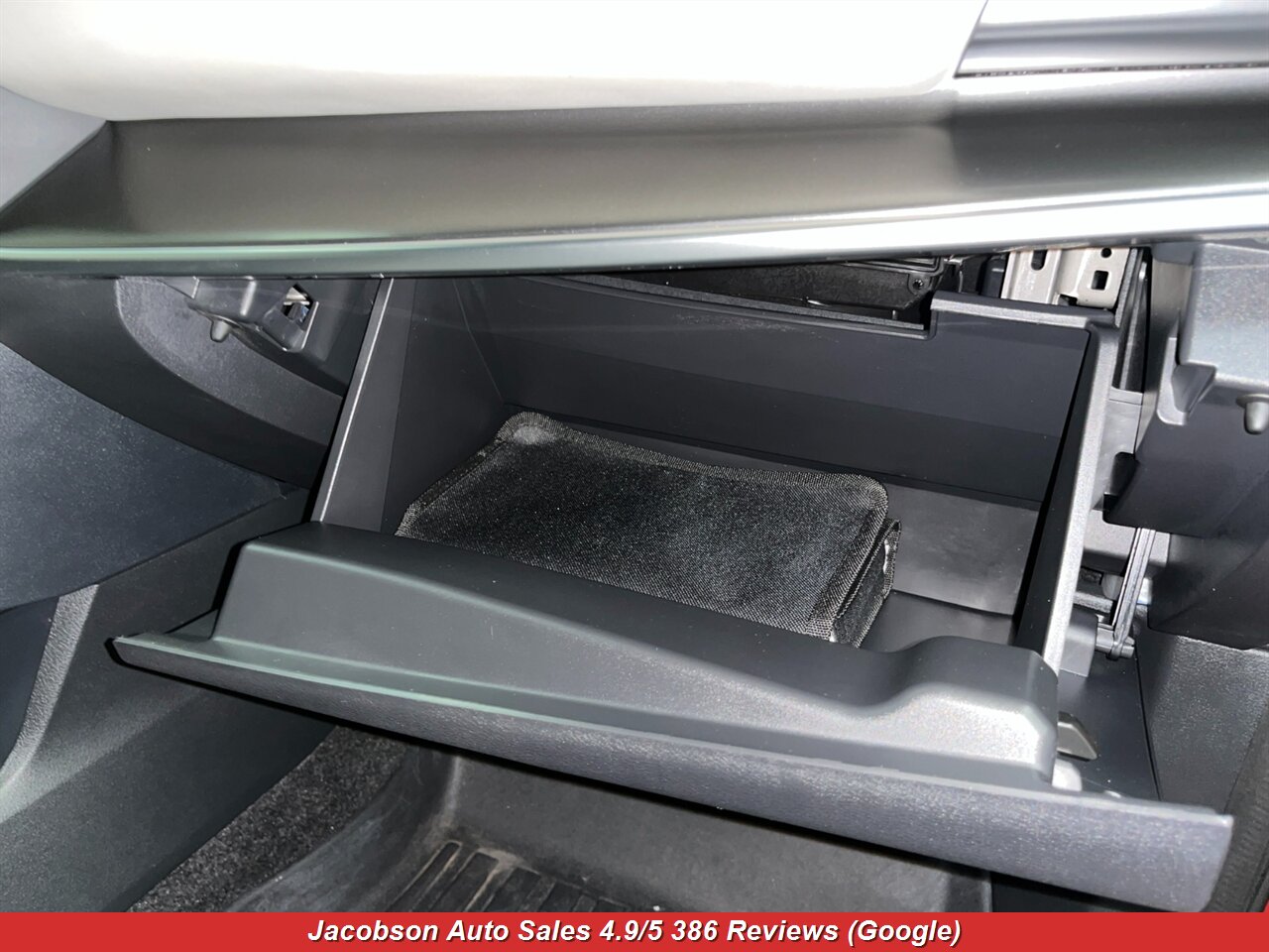 2025 Nissan Rogue SV AWD - Photo 46 - Oshkosh, WI 54901
