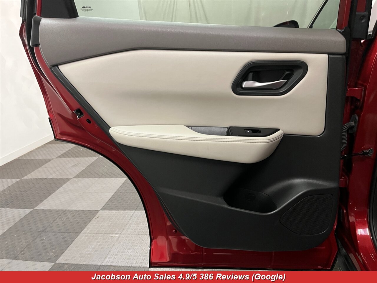 2025 Nissan Rogue SV AWD - Photo 33 - Oshkosh, WI 54901