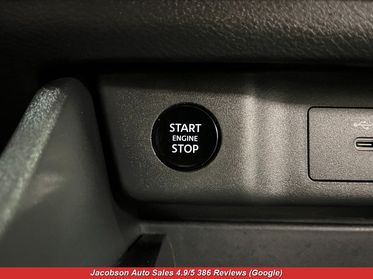2025 Nissan Rogue SV AWD - Photo 15 - Oshkosh, WI 54901