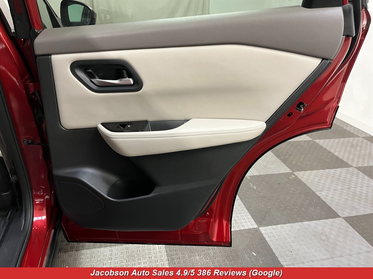 2025 Nissan Rogue SV AWD - Photo 38 - Oshkosh, WI 54901