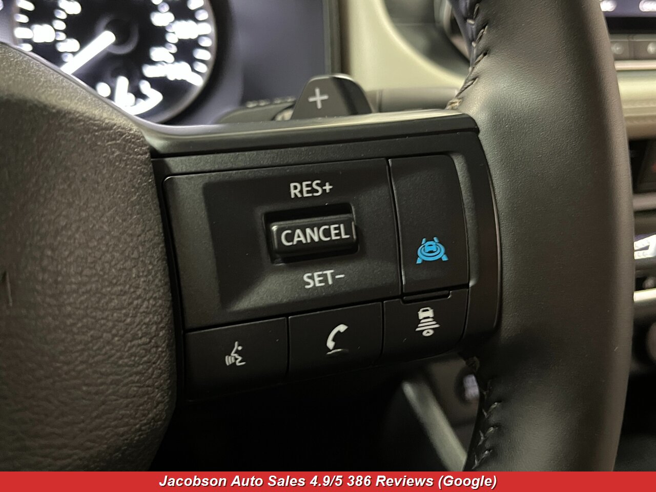 2025 Nissan Rogue SV AWD - Photo 13 - Oshkosh, WI 54901