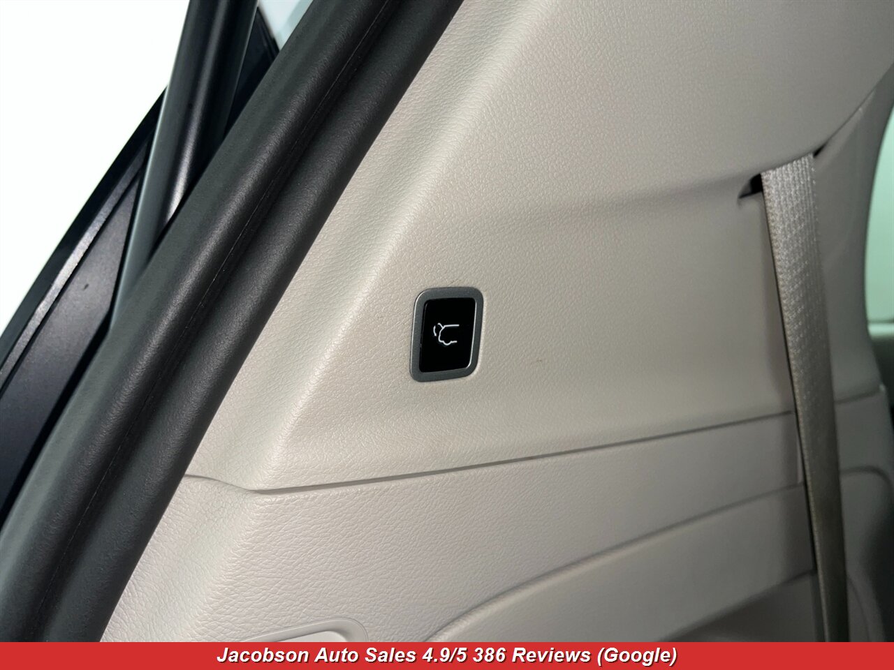 2023 Chrysler Voyager LX - Photo 44 - Oshkosh, WI 54901