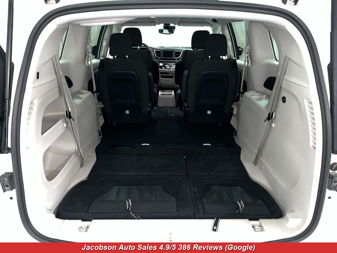 2023 Chrysler Voyager LX - Photo 45 - Oshkosh, WI 54901