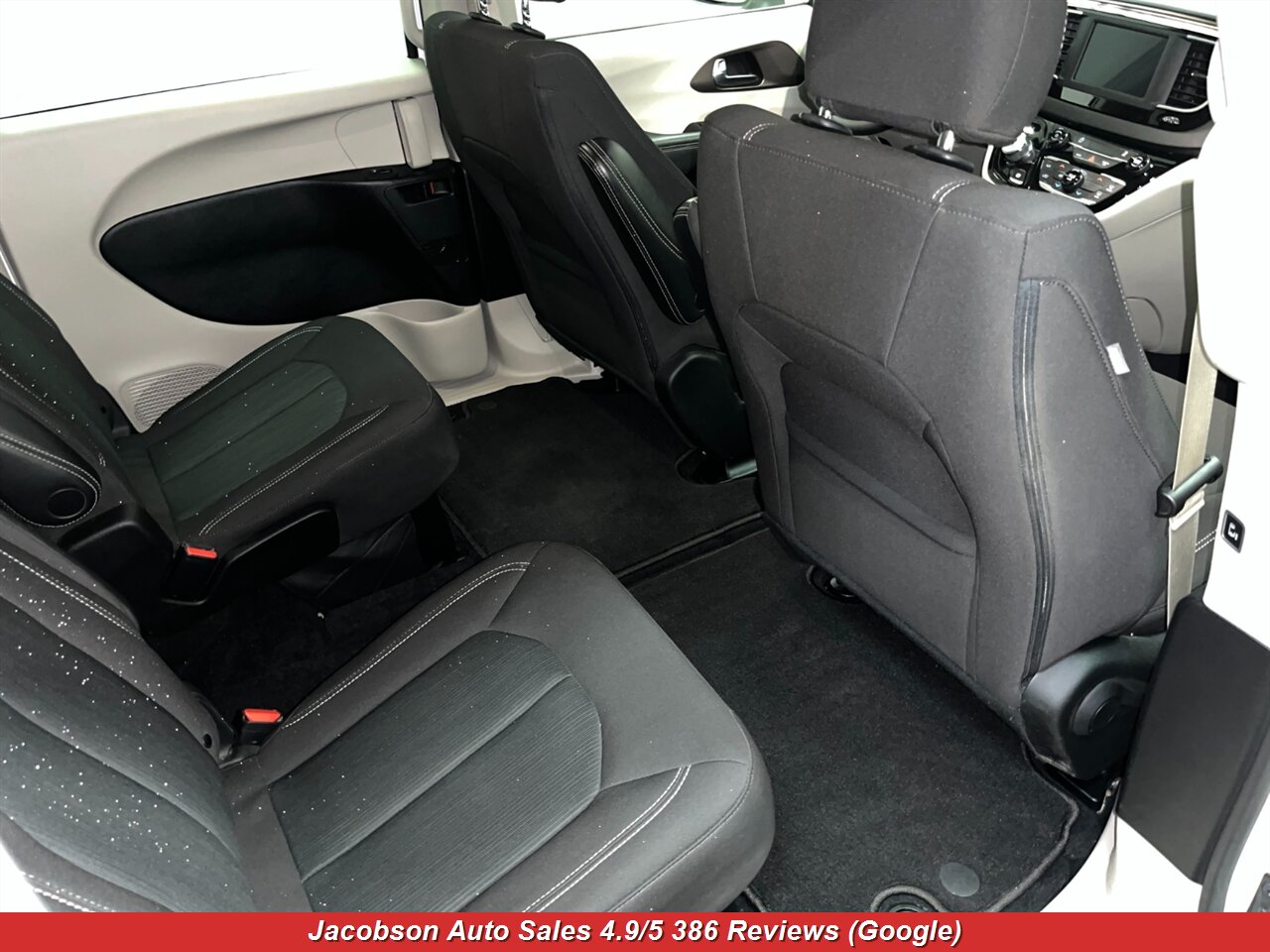 2023 Chrysler Voyager LX - Photo 49 - Oshkosh, WI 54901