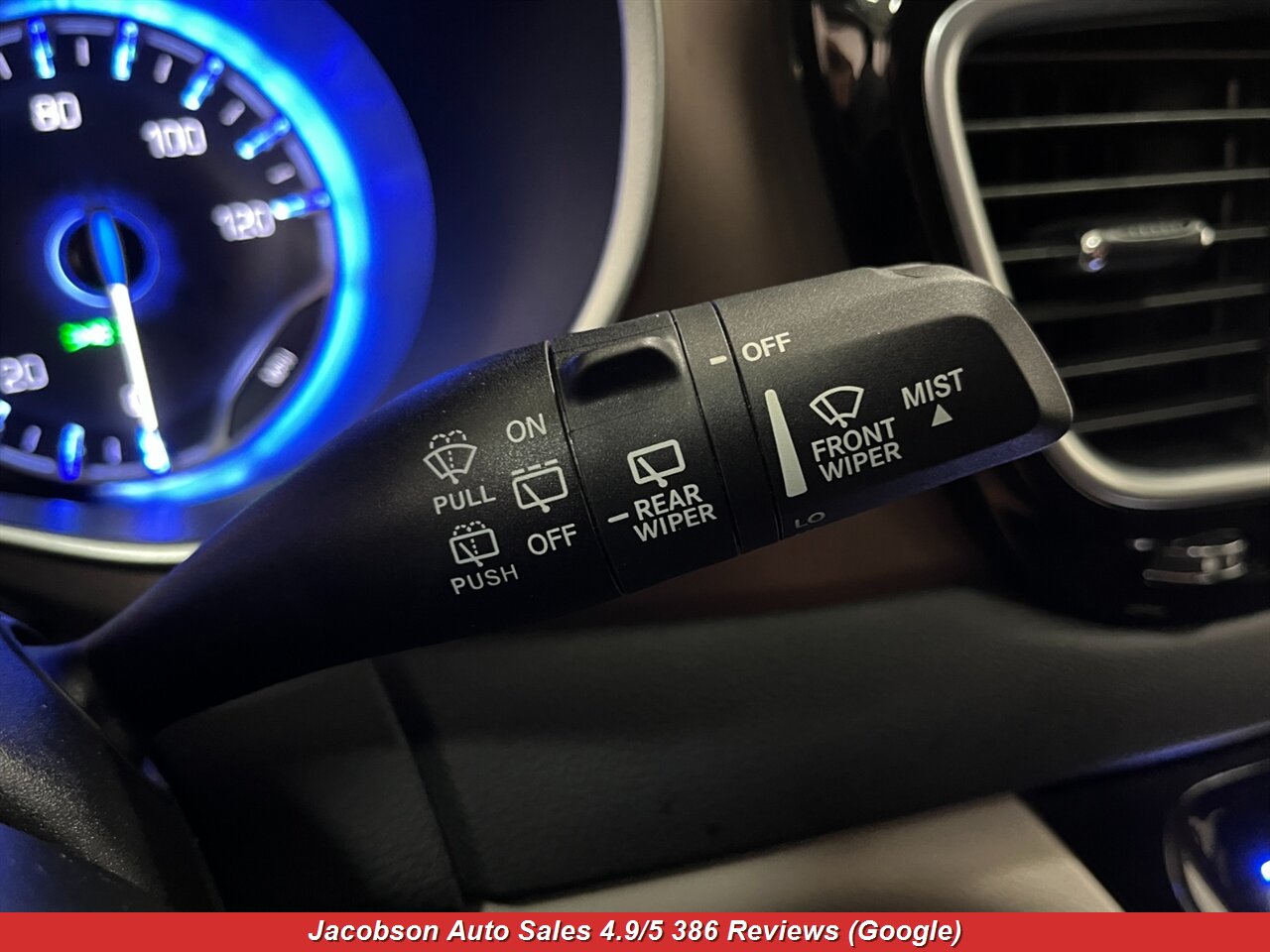 2023 Chrysler Voyager LX - Photo 5 - Oshkosh, WI 54901