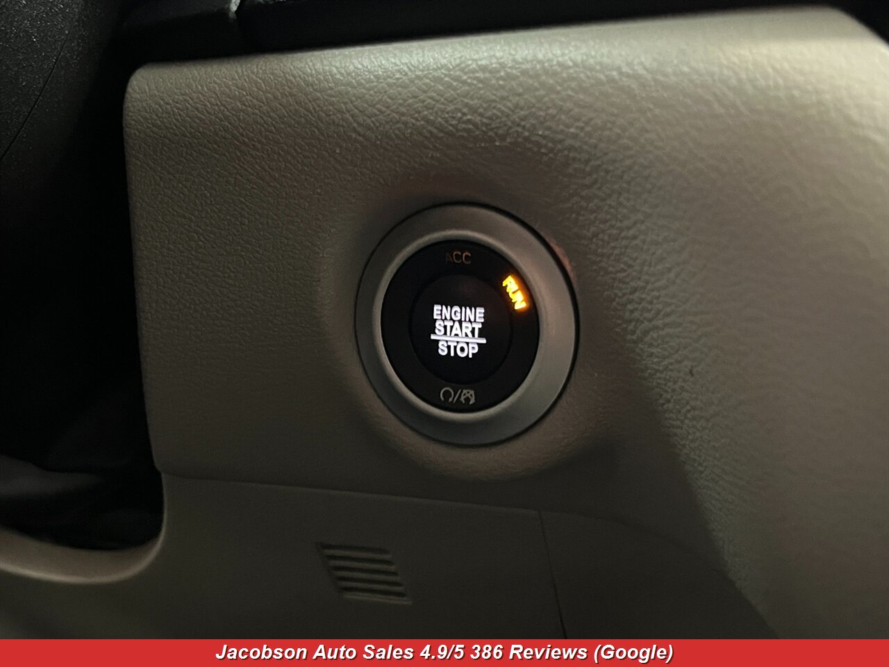 2023 Chrysler Voyager LX - Photo 11 - Oshkosh, WI 54901