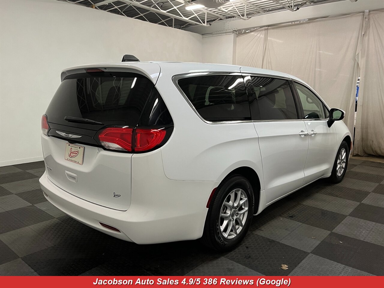 2023 Chrysler Voyager LX - Photo 46 - Oshkosh, WI 54901