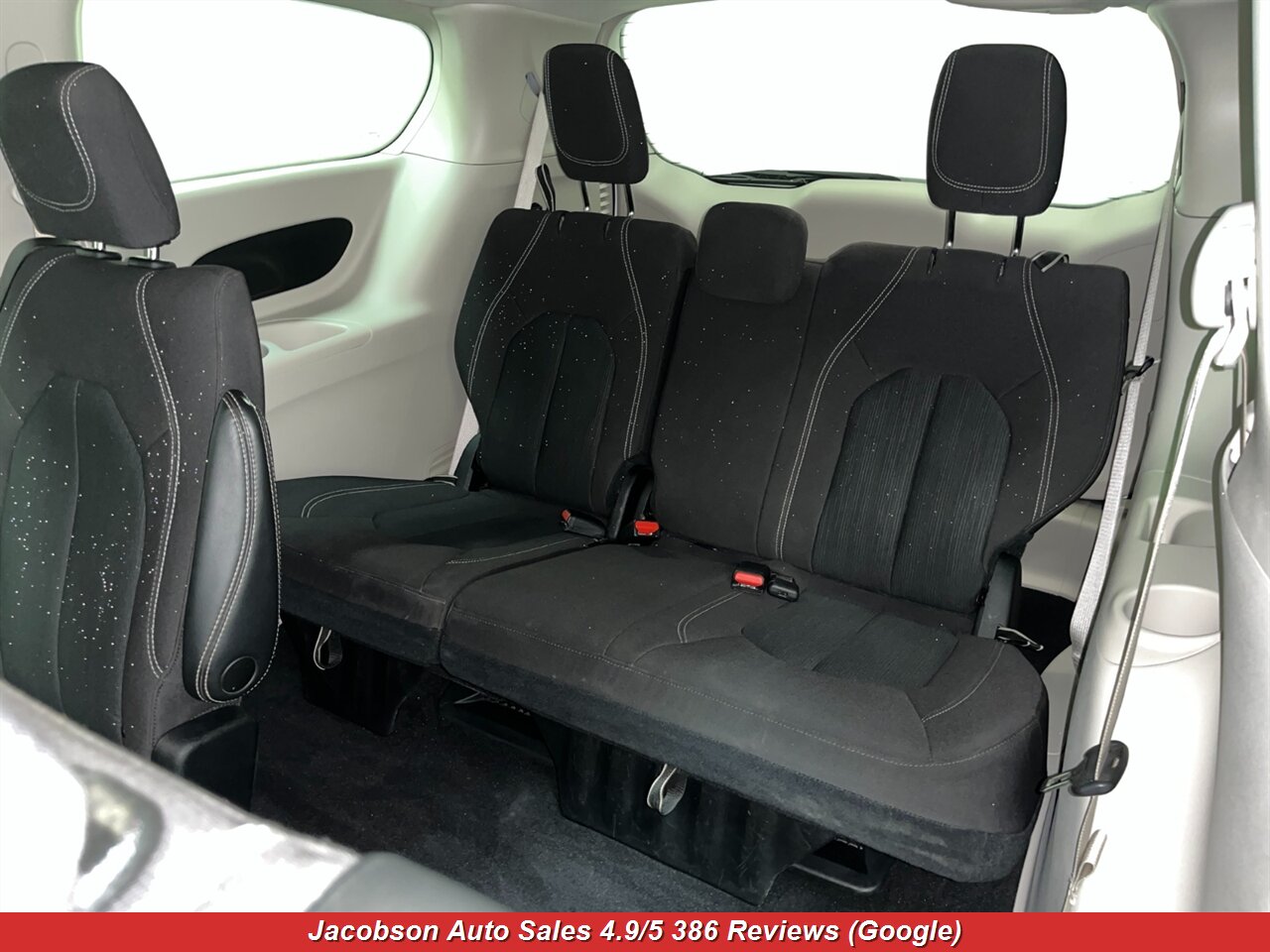 2023 Chrysler Voyager LX - Photo 38 - Oshkosh, WI 54901