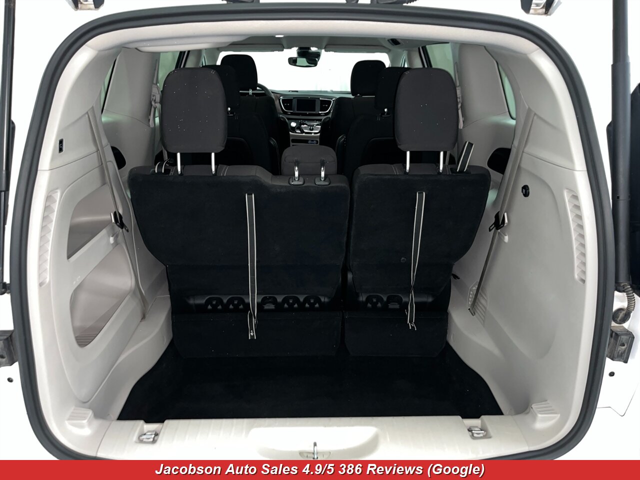 2023 Chrysler Voyager LX - Photo 43 - Oshkosh, WI 54901