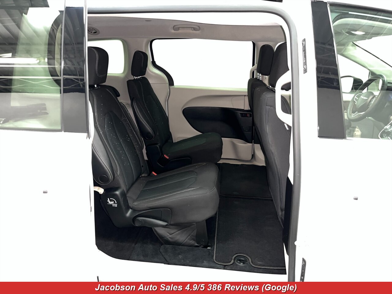 2023 Chrysler Voyager LX - Photo 48 - Oshkosh, WI 54901