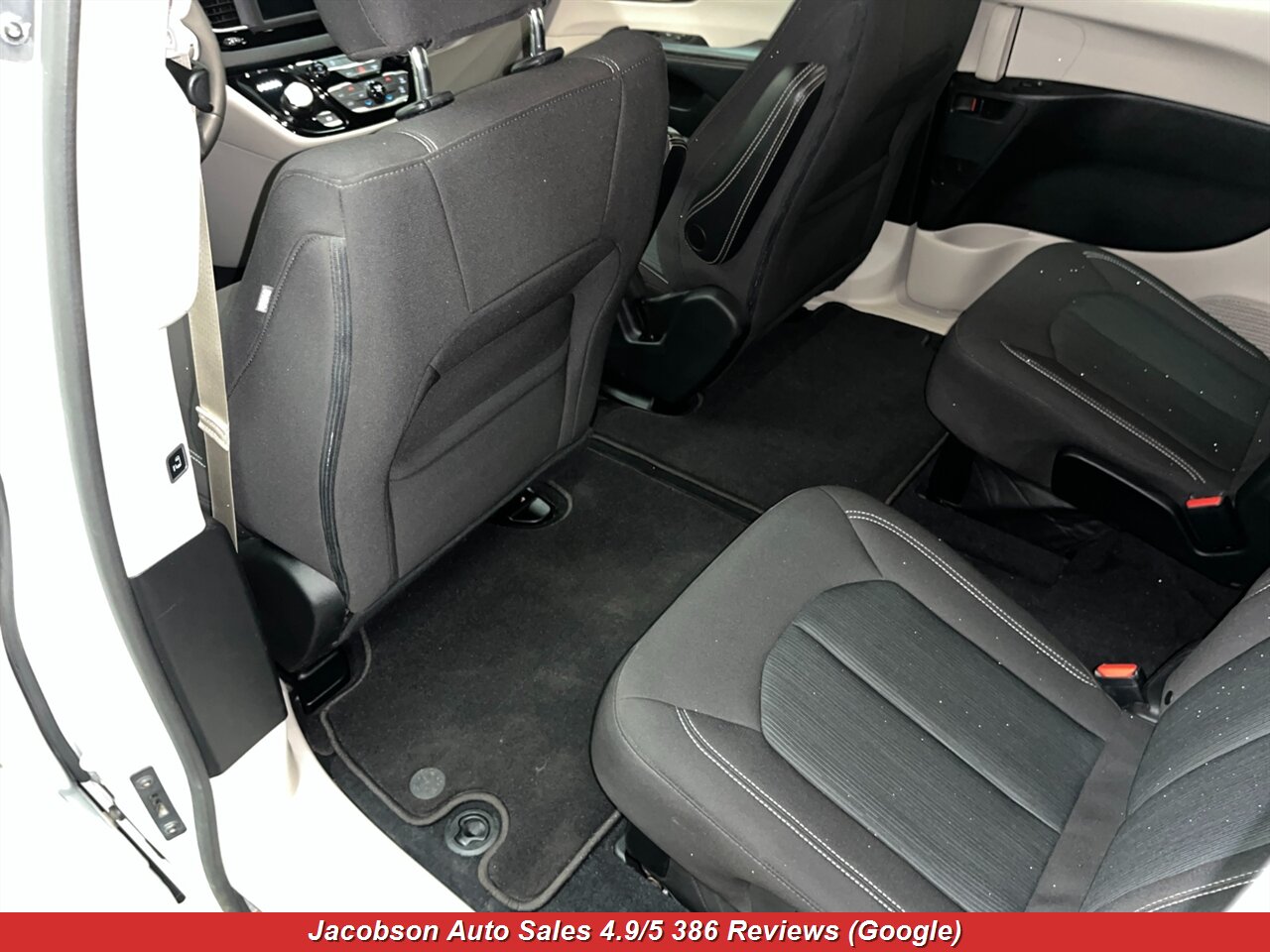 2023 Chrysler Voyager LX - Photo 35 - Oshkosh, WI 54901