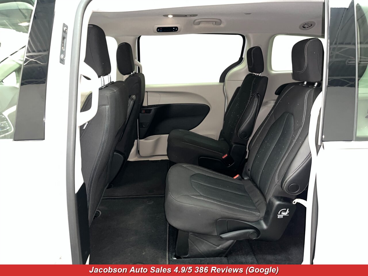 2023 Chrysler Voyager LX - Photo 34 - Oshkosh, WI 54901