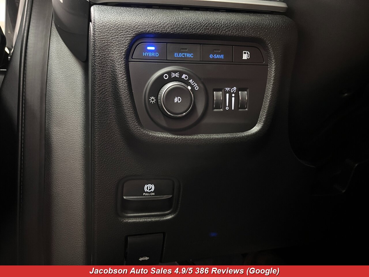 2022 Jeep Grand Cherokee 4xe 4x4 - Photo 6 - Oshkosh, WI 54901