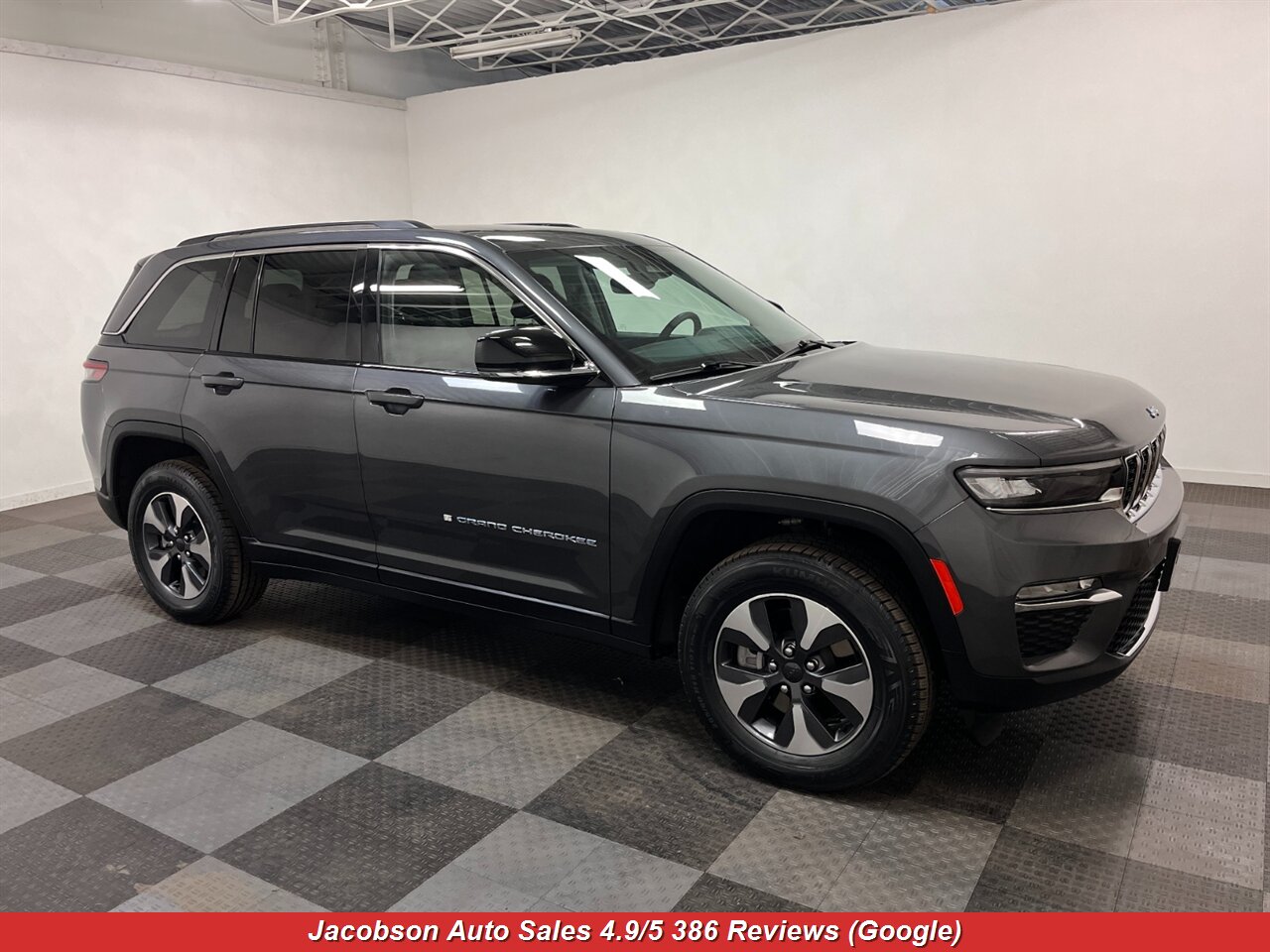 2022 Jeep Grand Cherokee 4xe 4x4 - Photo 3 - Oshkosh, WI 54901