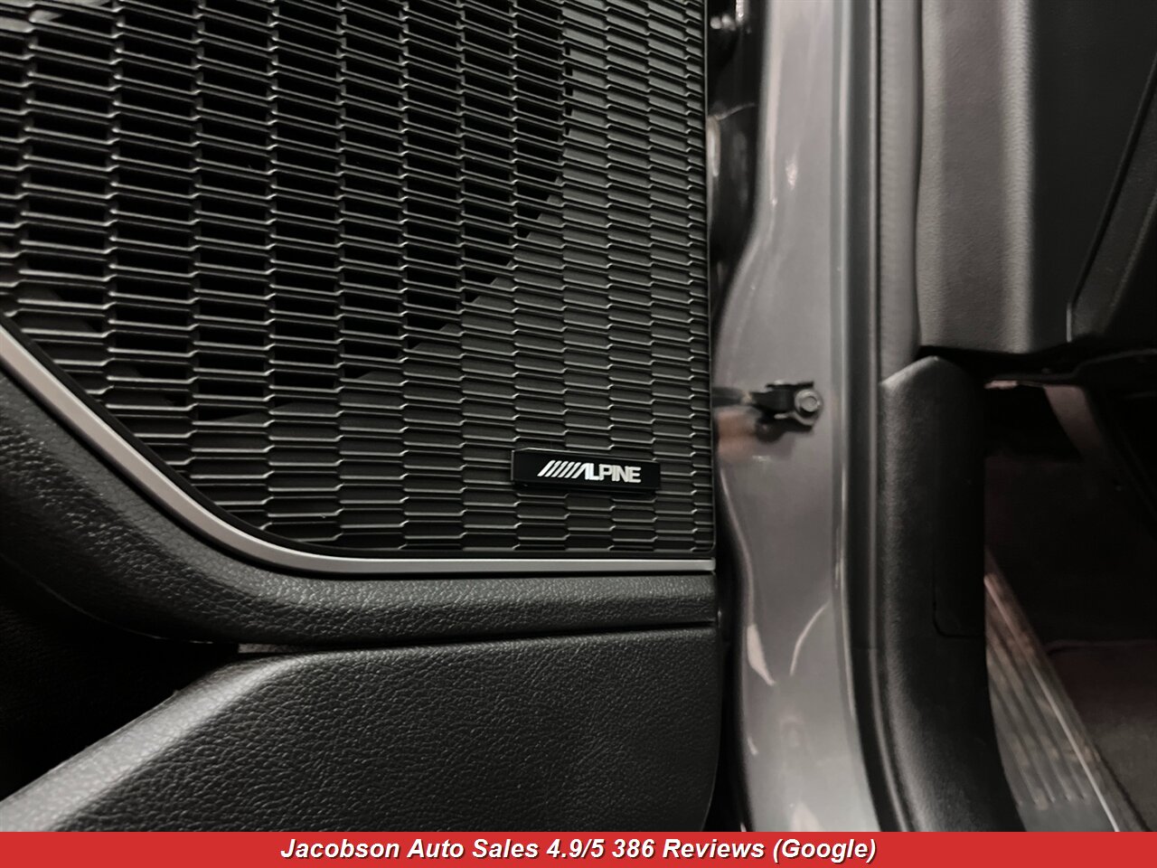 2022 Jeep Grand Cherokee 4xe 4x4 - Photo 32 - Oshkosh, WI 54901