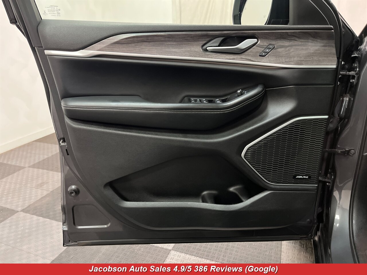 2022 Jeep Grand Cherokee 4xe 4x4 - Photo 28 - Oshkosh, WI 54901
